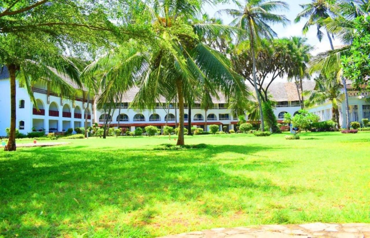 Reef Hotel Mombasa Eksteriør bilde