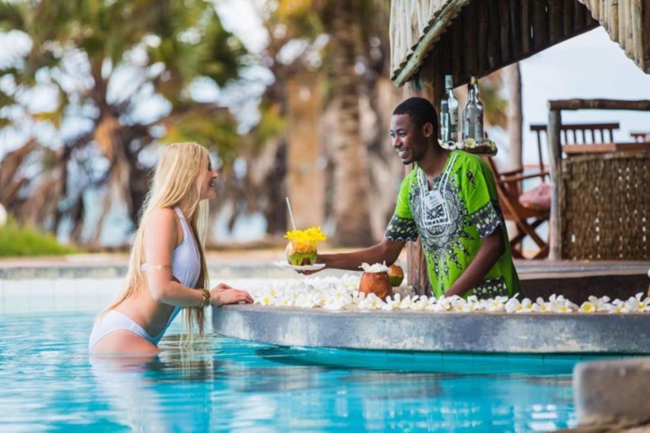Reef Hotel Mombasa Eksteriør bilde