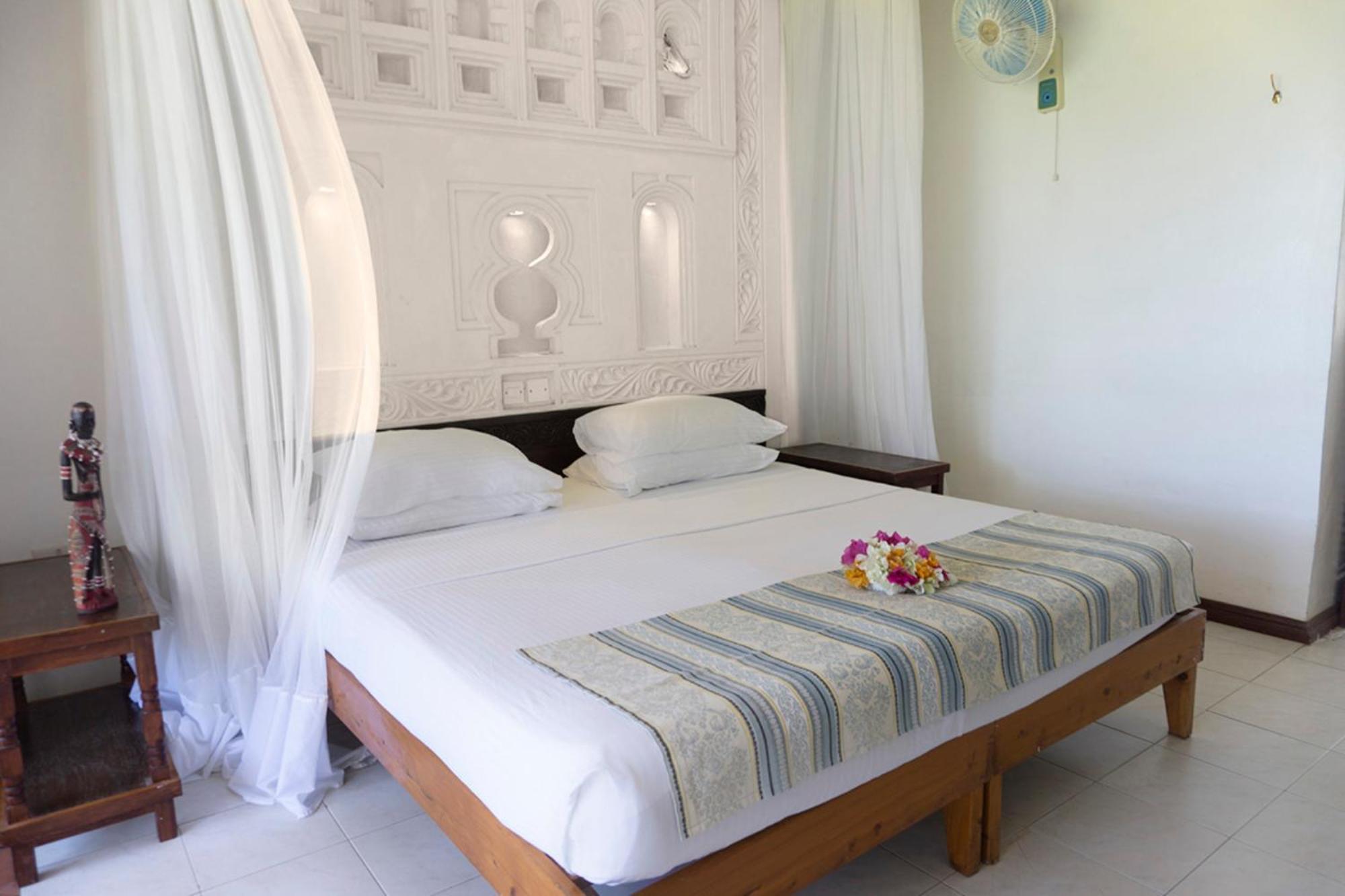 Reef Hotel Mombasa Eksteriør bilde