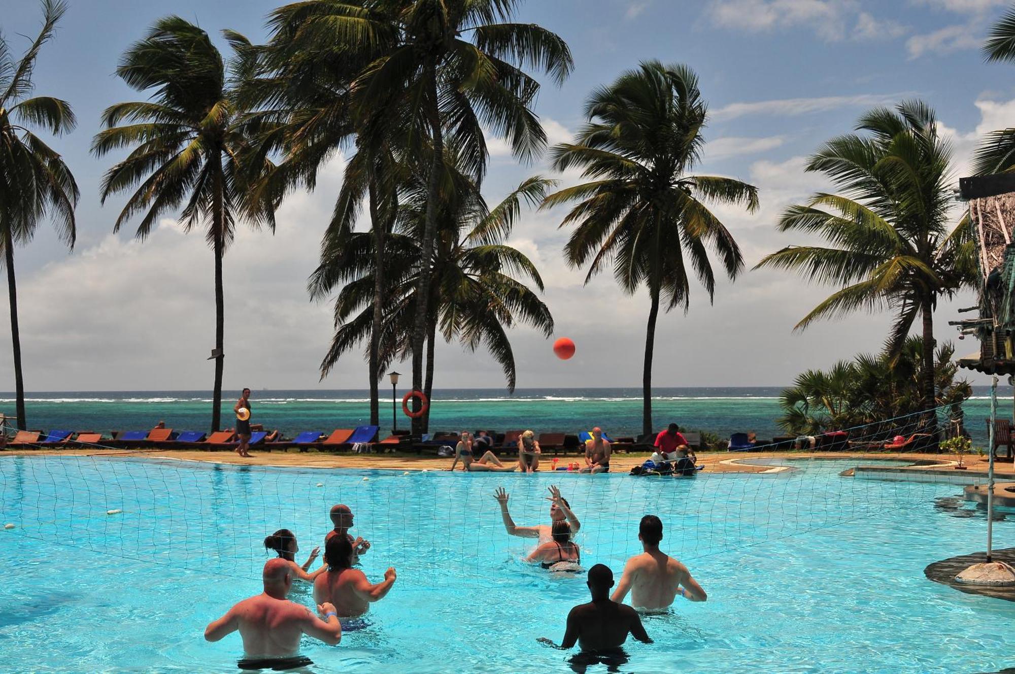 Reef Hotel Mombasa Eksteriør bilde