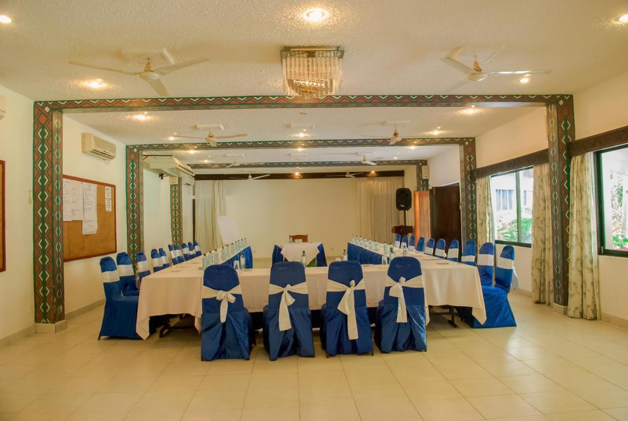 Reef Hotel Mombasa Eksteriør bilde