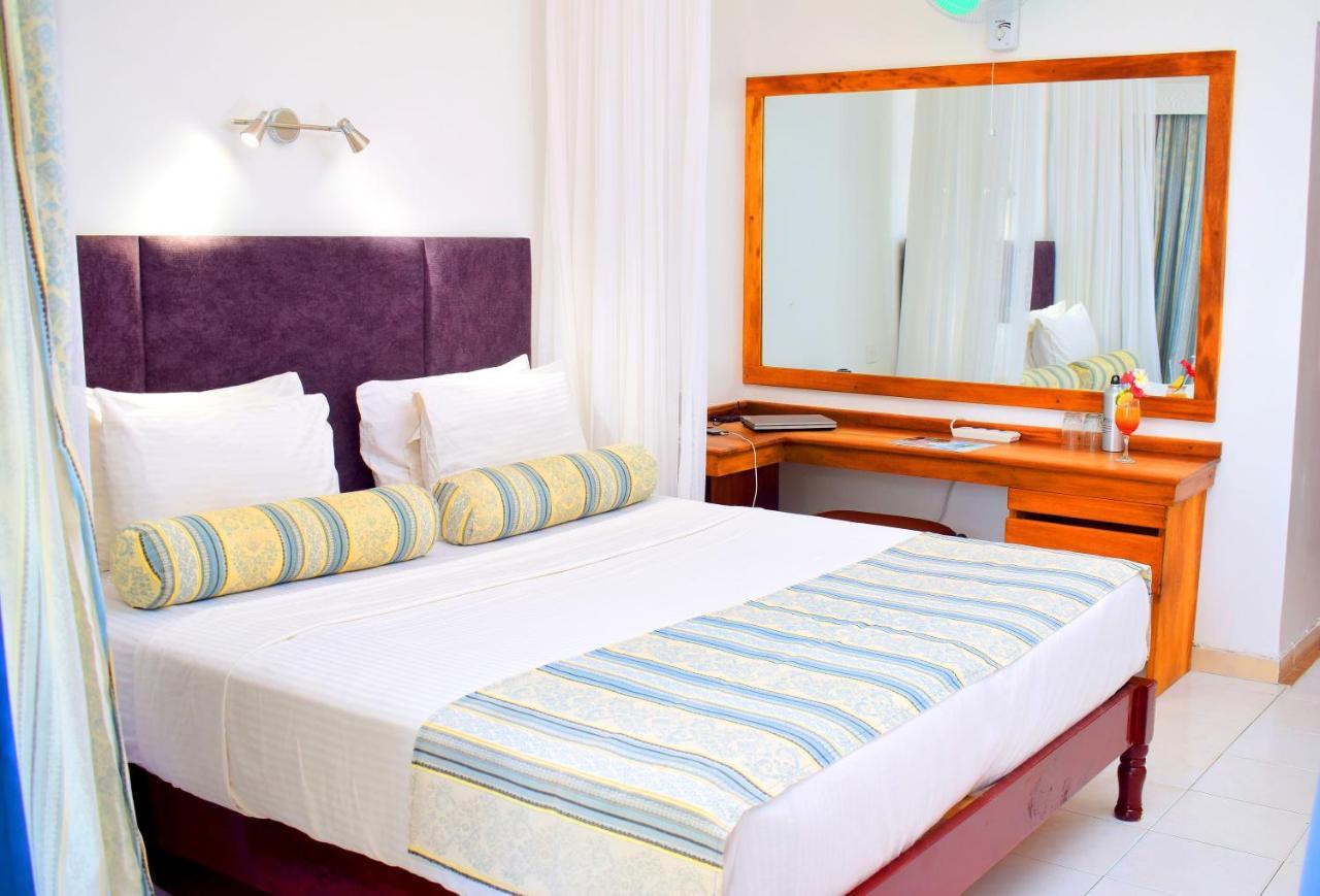 Reef Hotel Mombasa Eksteriør bilde